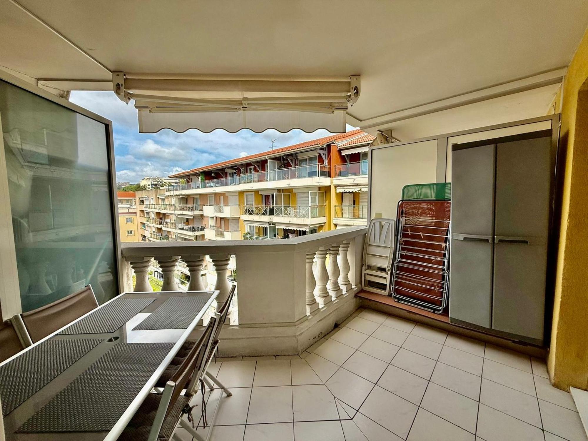 Beautiful 2-room Apartment *